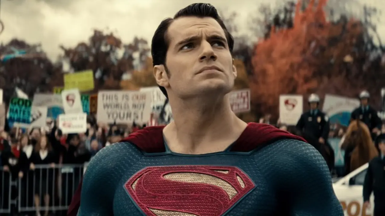 [Bintang] Henry Cavill