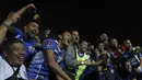 Para pemain Persib merayakan kemenangan atas Mitra Kukar pada laga leg kedua semi final Piala Presiden di Stadion Si Jalak Harupat, Bandung, Sabtu (10/10/2015). (Bola.com/Vitalis Yogi Trisna)