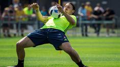 Aksi Zlatan Ibrahimovic saat sesi latihan Timnas Swedia jelang Euro 2016 di Bastad, Swedia, (1/6/2016). (AFP/Jonathan Nackstrand)
