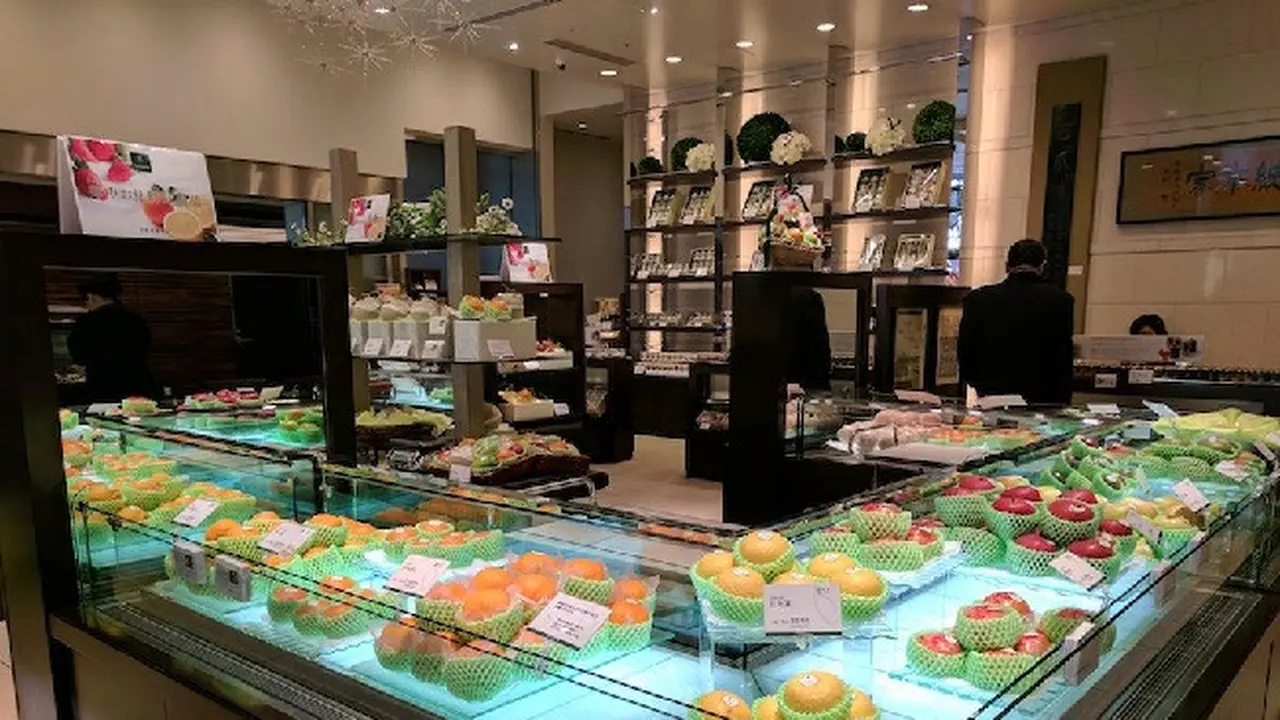 Toko buah Sembikiya