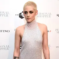 Tersiar kabar, memotong rambut menjadi seperti ini sudah ada di benak Stewart saat dirinya masih menyandang status sebagai kekasih Robert Pattinson di tahun 2011 lalu. (AFP/Bintang.com)