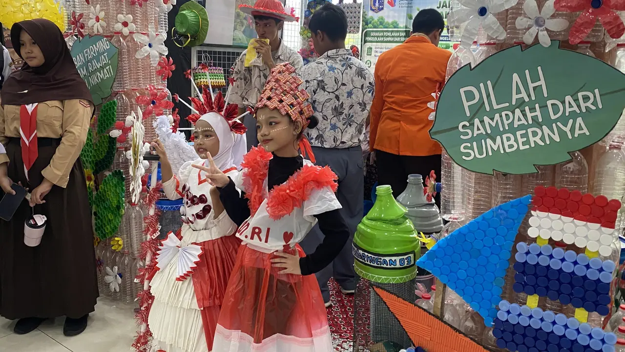 Guru Literasi Jakarta (Gliter Jak) berkolaborasi dengan Dinas Pendidikan DKI Jakarta menggelar acara bertema "Jaga Sekolah Bersih: Pilih, Pilah, Pulihkan".dalam rangka HUT ke-81 RI.