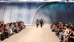 Louis Vuitton Hadirkan Ombak Buatan 26 Kaki ke Runway di Malam Terpanas Paris