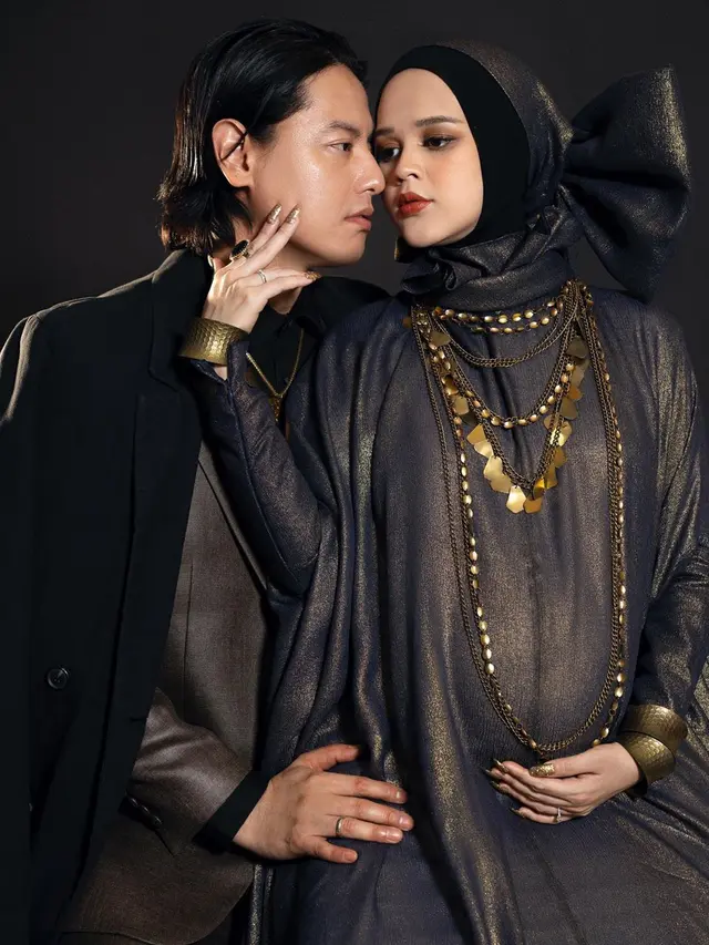Tampil Kompak, Ini 6 Hasil Maternity Shoot Cut Meyriska dan Roger Danuarta