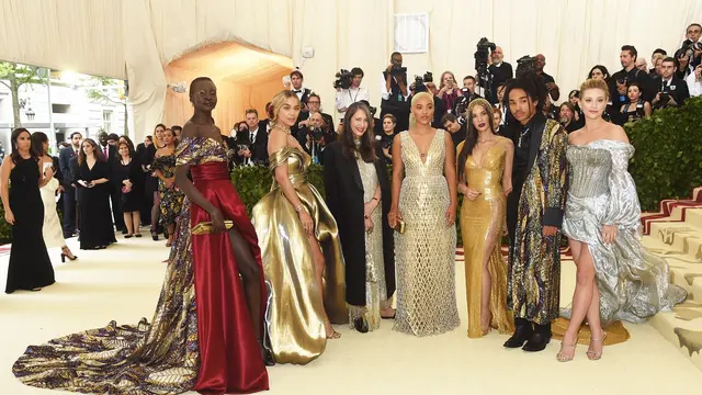 Kisah di Balik 6 Busana H&M di Met Gala 2018, Penasaran?