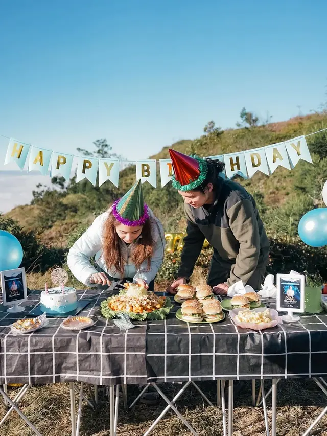 Tissa Biani rayakan ultah di puncak gunung (Instagram/tissabiani)