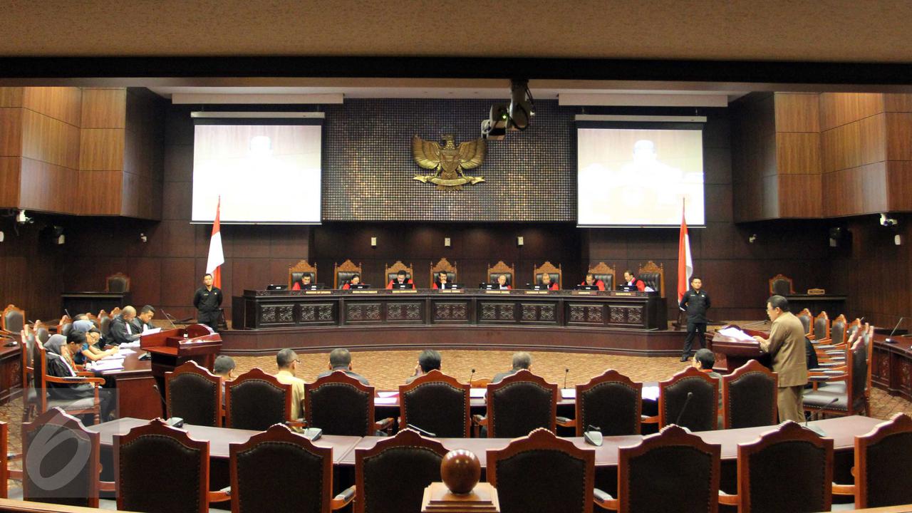 20150908-MK Gelar Sidang Uji Materi UU Pengadilan HAM-Jakarta
