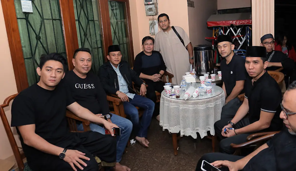 Sejak beberapa bulan belakangan, Said Bajuri memang sering mengunggah foto infusan di rumah sakit dan menunjukan bahwa sang istri sedang melakukan transfuse darah atau pengobatan lainnya. (Deki Prayoga/Bintang.com)