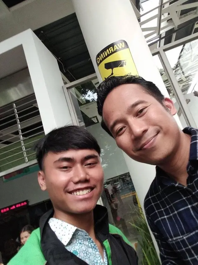 Potret Driver Ojek Online Dapat Orderan Dari Pelawak
