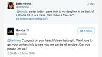 Seorang ibu asal New York, Amerika Serikat (AS), meminta mobil baru pada Honda via Twitter karena melahirkan di dalam mobil. 
