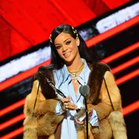 Dalam acara Coachella Party banyak sekali sederet selebriti yang turut hadir. Kendall&Kylie Jenner, Alessandra Ambrosio, Vanessa Hudgens dan masih banyak lagi. (AFP/Bintang.com)