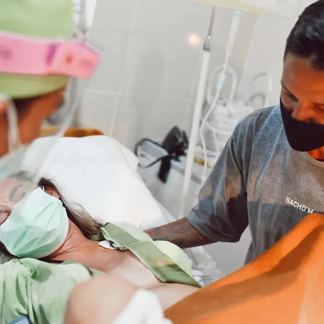 Momen Persalinan Anak Ketiga Jennifer Bachdim. (Sumber: Instagram/jenniferbachdim)