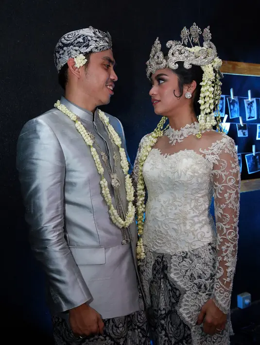 'Sama sekali gak ada mimpinya, kita temenan aja, gak perhatian kayak gimana. Dunia sebenernya kan lika-liku, jadi bismilah aja,' ucap Ayudia. (Deki Prayoga/Bintang.com)