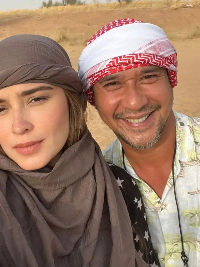 6 Potret Babymoon Yasmine Wildblood ke Timur Tengah, Penampilannya Curi Perhatian