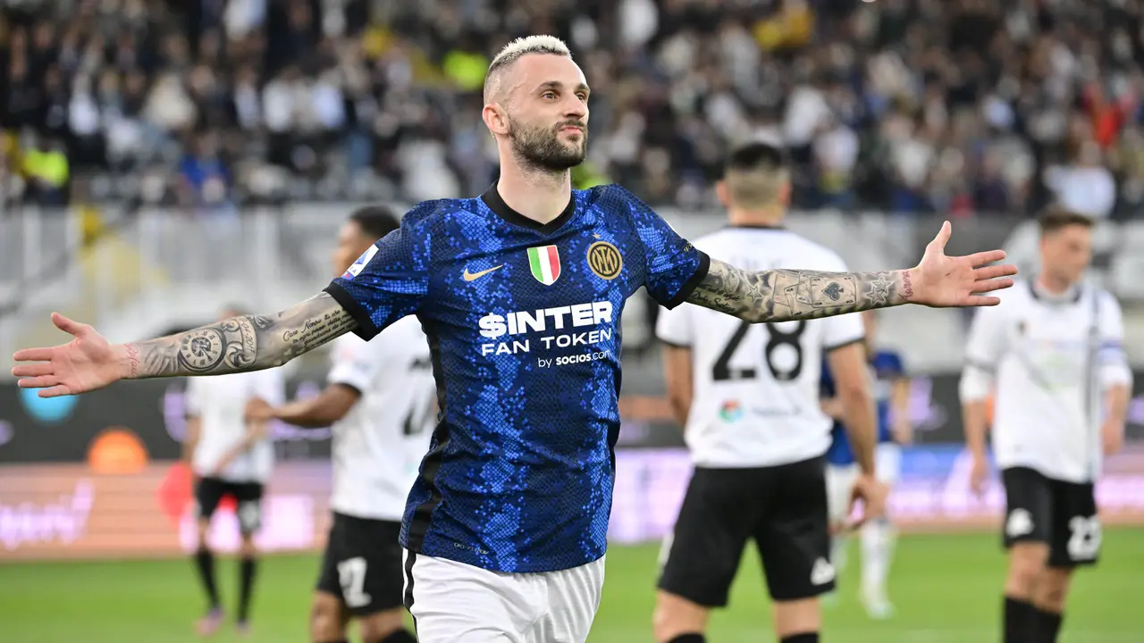 Foto: Duo Milan Menang, Persaingan Juara Liga Italia Semakin Panas