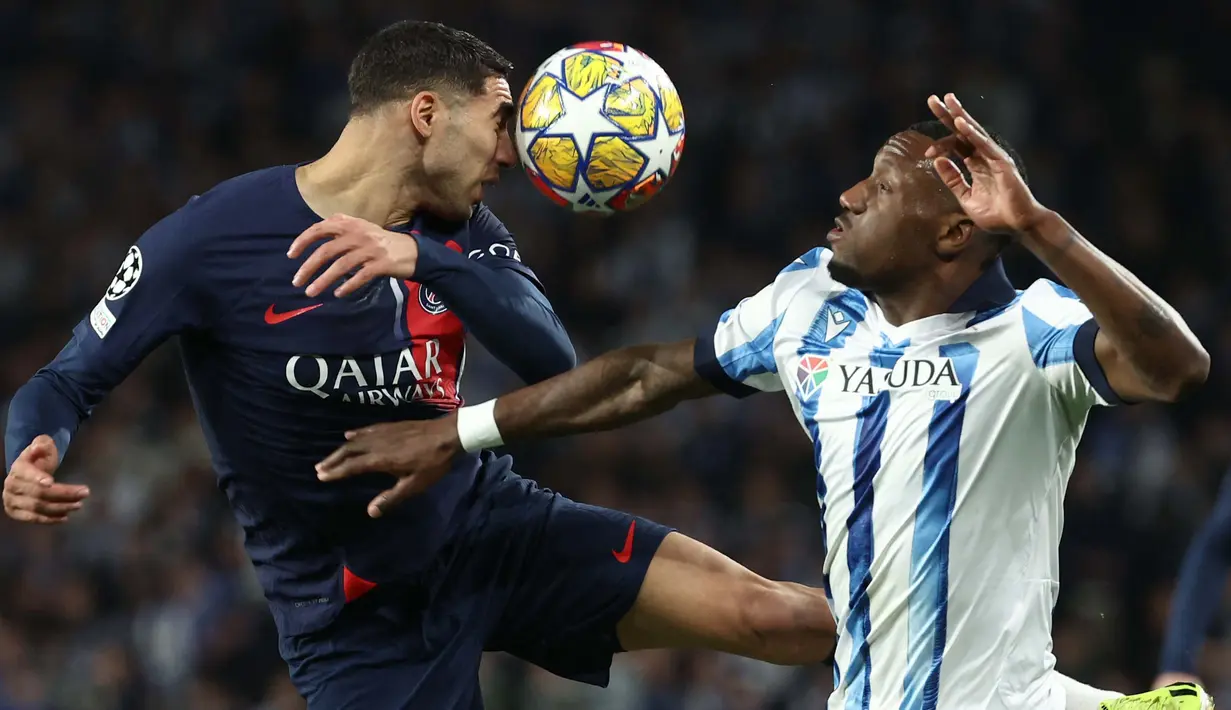 Bermain di Stadion Anoeta, PSG sukses menaklukkan Real Sociedad dengan skor 2-1. (FRANCK FIFE/AFP)