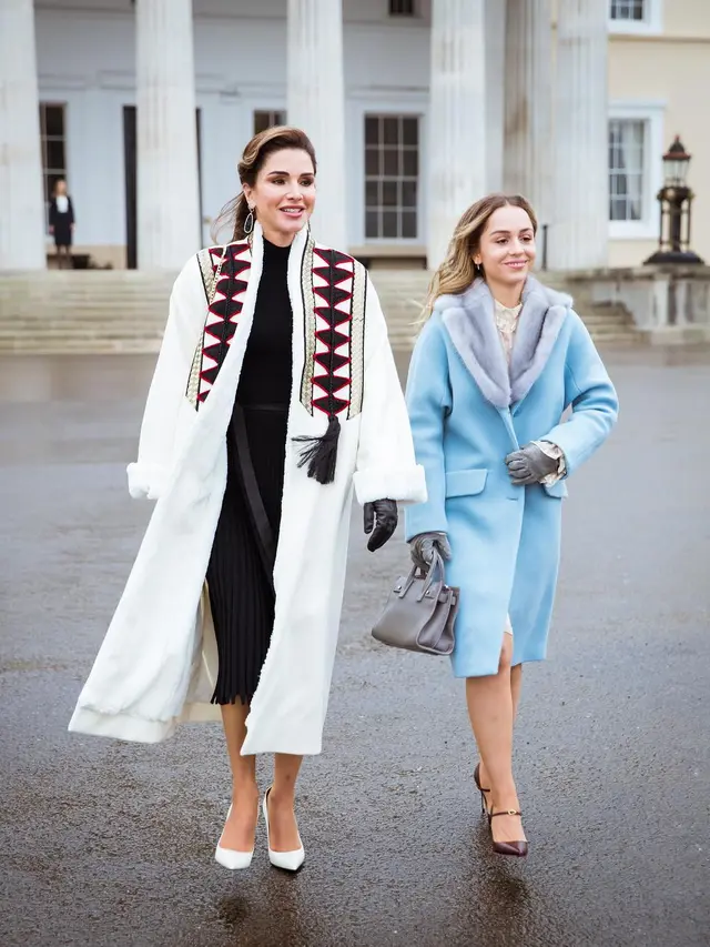 Inspirasi baju lebaran dari Queen Rania