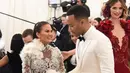 Pada bulan Desember tahun 2011 silam, Chrissy Teigen dan John Legend bertunangan setelah empat tahun berpacaran. Di tahun 2013, tepatnya bulan September, mereka memutuskan untuk menikah. (AFP/Nicholas Hunt)