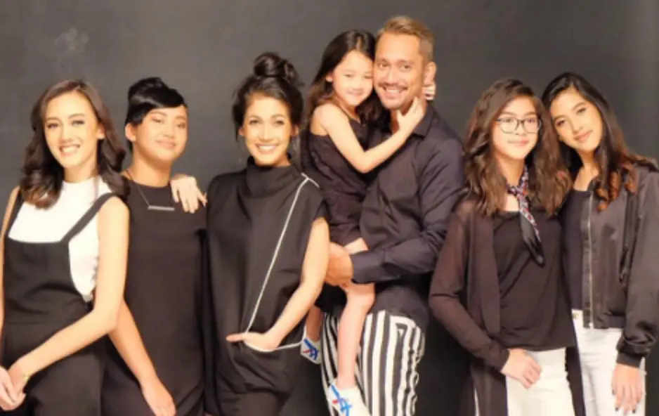 Keluarga Tora Sudiro dan Mieke Amalia. (Instagram/mieke_amalia)