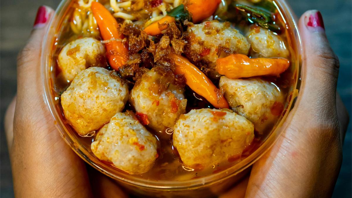 Ide Jualan Pentol Mercon: Varian Menarik, Modal Kecil, dan Strategi Biar Laris Manis