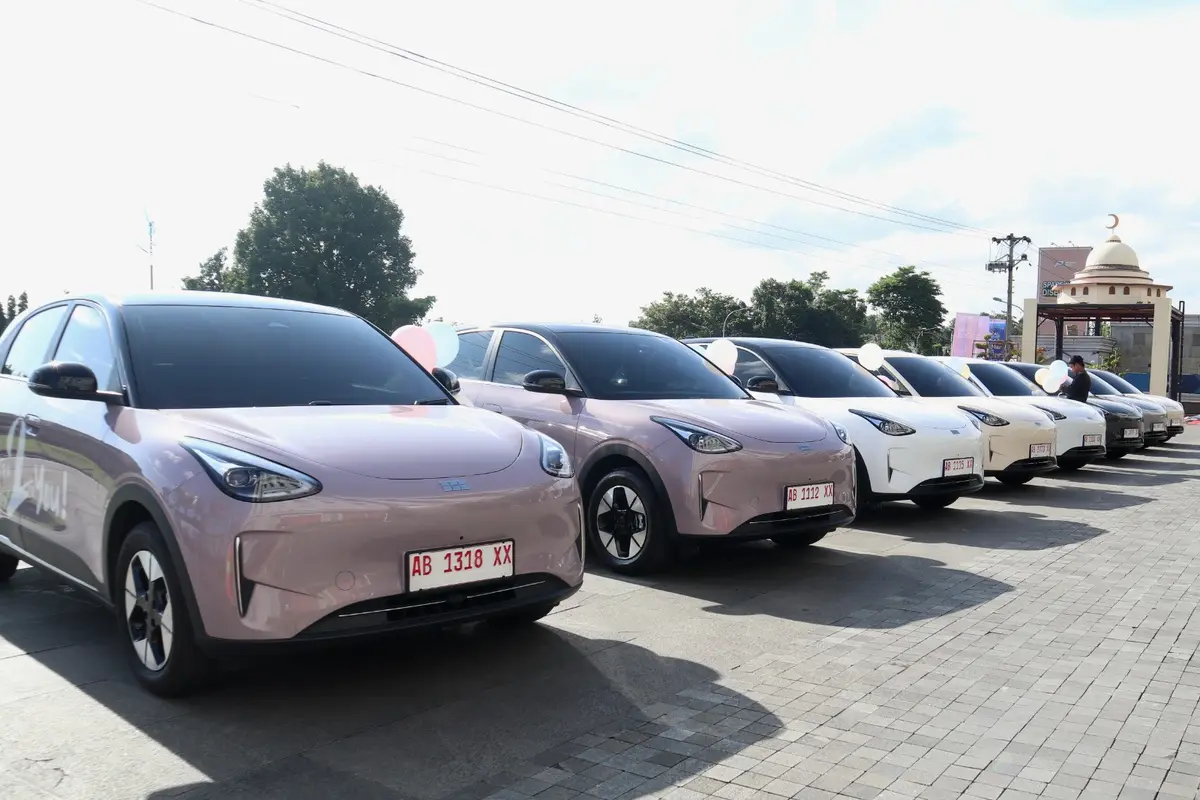 Lanjutkan Pengiriman, Geely Mulai Distribusi EX2 di 9 Kota Besar Indonesia (ist)
