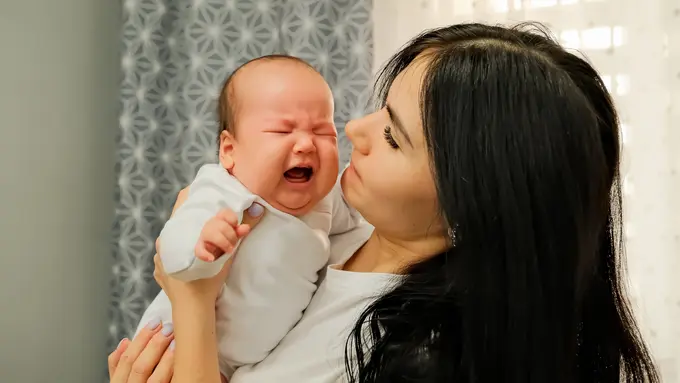 bayi menangis disusui