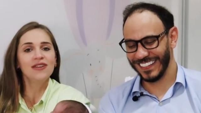 Aksi Heroik Seorang Dokter Membantu Persalinan Istrinya di Lift