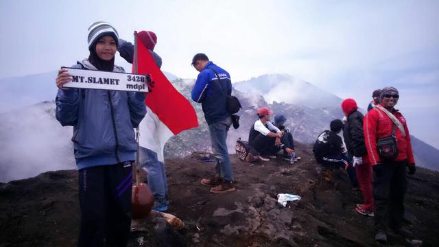 Perjuangan Gadis 14 Tahun Mendaki Gunung Tertinggi Di Jawa Tengah Citizen6 Liputan6 Com