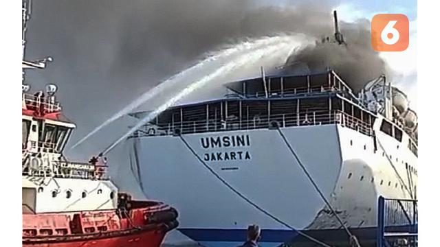 KM Umsini kebakaran (Liputan6.com/Istimewa)