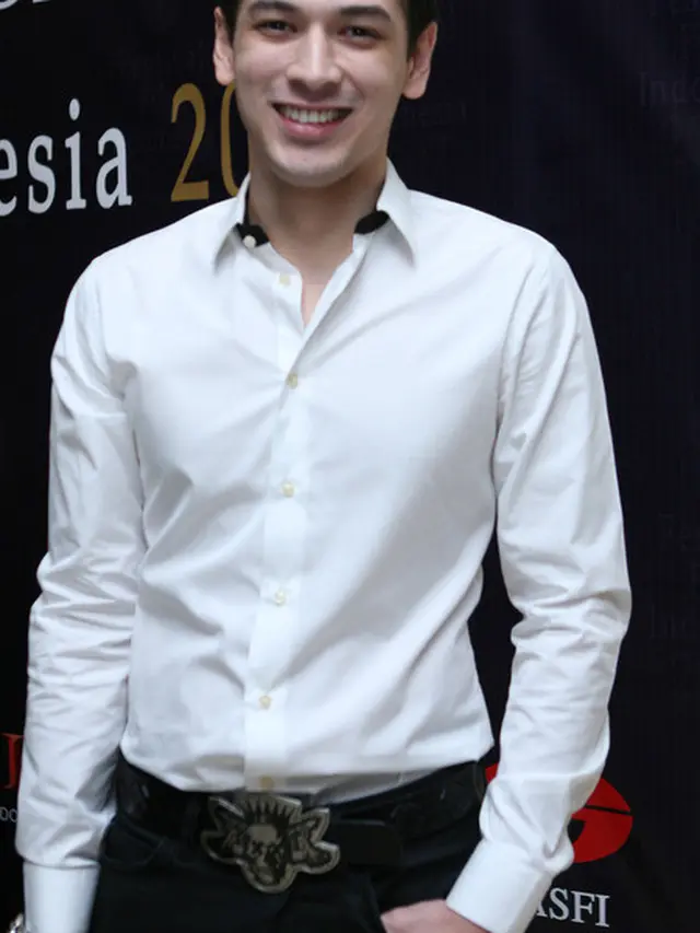 7 Potret Ricard Kevin, Aktor yang Dikabarkan Nikahi Cut Tari