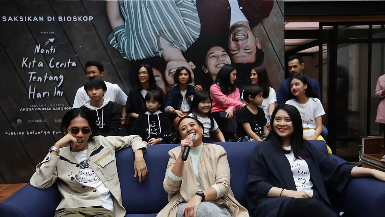 [Fimela] Film NKCTHI Tembus Satu Juta Penonton