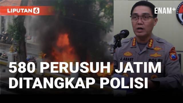 Pasca aksi unjuk rasa anarkis yang terjadi pada 29–30 Agustus 2025 di enam kabupaten/kota di Jawa Timur, Polda Jatim berhasil mengamankan 580 orang perusuh. Mereka terlibat perusakan fasilitas umum hingga pembakaran Gedung Negara Grahadi dan Mapols...