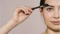 Tips Membuat Alis Tebal dan Hitam Alami