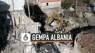 Albania diguncang gempa magnitudo 6,4. Ini adalah gempa terkuat setelah 40 tahun yang mengguncang Albania. 21 orangtewas, ratusan lainnya mengungsi akibat gempa.