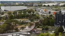 Pemandangan taman hiburan Futuroscope di Chasseneuil-du-Poitou, Prancis, 19 Agustus 2022. Futuroscope menyajikan atraksi dan pertunjukan lainnya, beberapa di antaranya merupakan satu-satunya di dunia. (GUILLAUME SOUVANT/AFP)