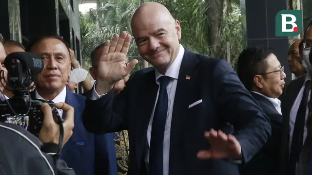 Foto: Presiden FIFA Lanjut Mengunjungi Kantor PSSI, Semobil Bareng Iwan Bule