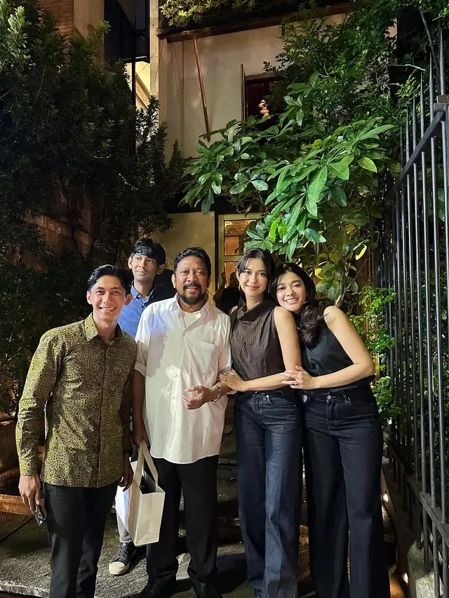 Potret Naysila Mirdad Dampingi sang Ayah saat Dilantik (credit: instagram/naymirdad)