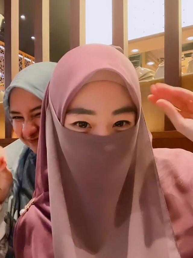 5 Potret Kedekatan Nadzira Shafa Istri Mendiang Ameer Azzikra dan Larissa Chou, Kompak