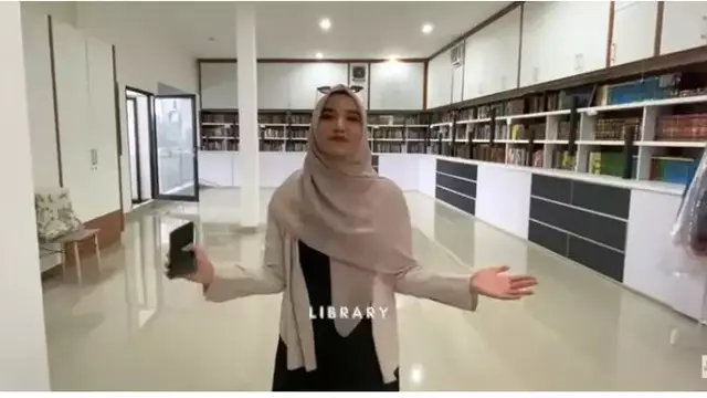 6 Potret Rumah Wirda Mansur, Desain Kamarnya Mewah