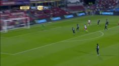 Paris Saint-Germain berhasil mengalahkan klub asal Portugal, Benfica, dengan skor 3-2 pada Turnamen International Champions Cup 2015 di Toronto, Kanada. Minggu (19/7/2015) pagi WIB.