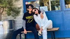 Penyanyi Rossa tengah berada di Amerika Serikat. Hal ini terlihat dari unggahan Instagram terverifikasinya, itsrossa910. Pelantun lagu Tegar itu menikmati liburan didampingi oleh putranya, Rizky Langit Ramadhan. (Instagram/itsrossa910)
