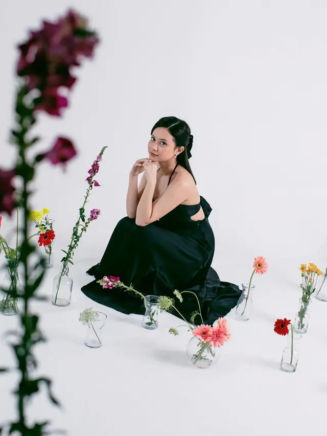 Hanggini ingin cubit netozen yang menduga dirinya hamil di luar nikah