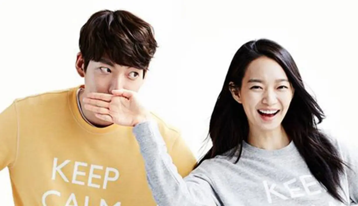 "Mereka udah pacaran dua tahun dan tak ada masalah dalam kisah cinta dan tidak ada masalah dengan kisah cinta mereka," ujarnya. (Foto: Soompi.com)