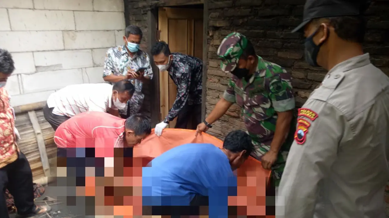 Seorang nenek tewas terbakar dalam kebakaran dapur rumah di Kebumen. (Foto: Polres Kebumen/Liputan6.com)