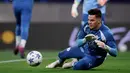 Satu nama tenar yang diincar klub kasta teratas Liga Arab Saudi adalah Ederson. Kiper Timnas Brasil itu dikabarkan menjadi buruan Al Nassr dan Al Ittihad pada bursa transfer musim panas tahun ini. Al Nassr dikabarkan sudah mengajukan tawaran 25 juta poundsterling untuk menggaet Ederson. Namun, angka tersebut dinilai masih terlalu kecil oleh Manchester City. (Ronny HARTMANN / AFP)