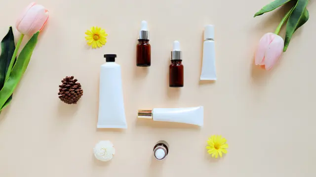 Meredakan Jerawat Kemerahan: Solusi Perawatan Tepat Wujudkan Wajah Mulus di Tahun 2025