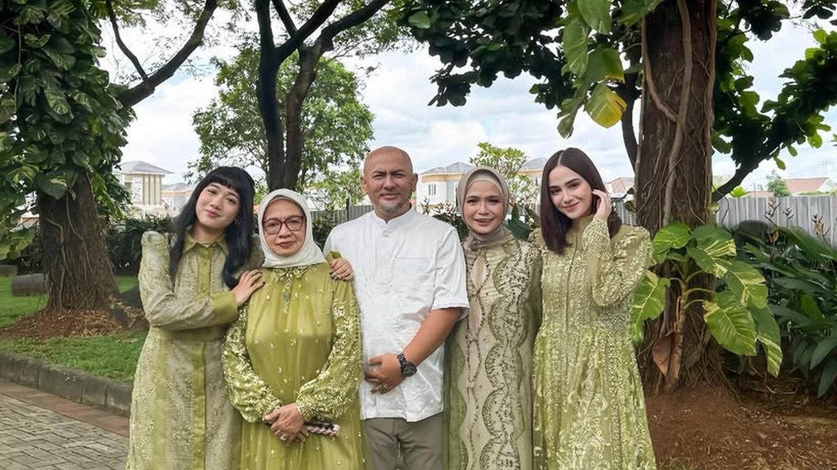 Jadi Tren, 12 Publik Figur Kenakan Baju Lebaran Warna Hijau Berbagai Model dari Syifa Hadju, Selvi Ananda, hingga Nikita Willy