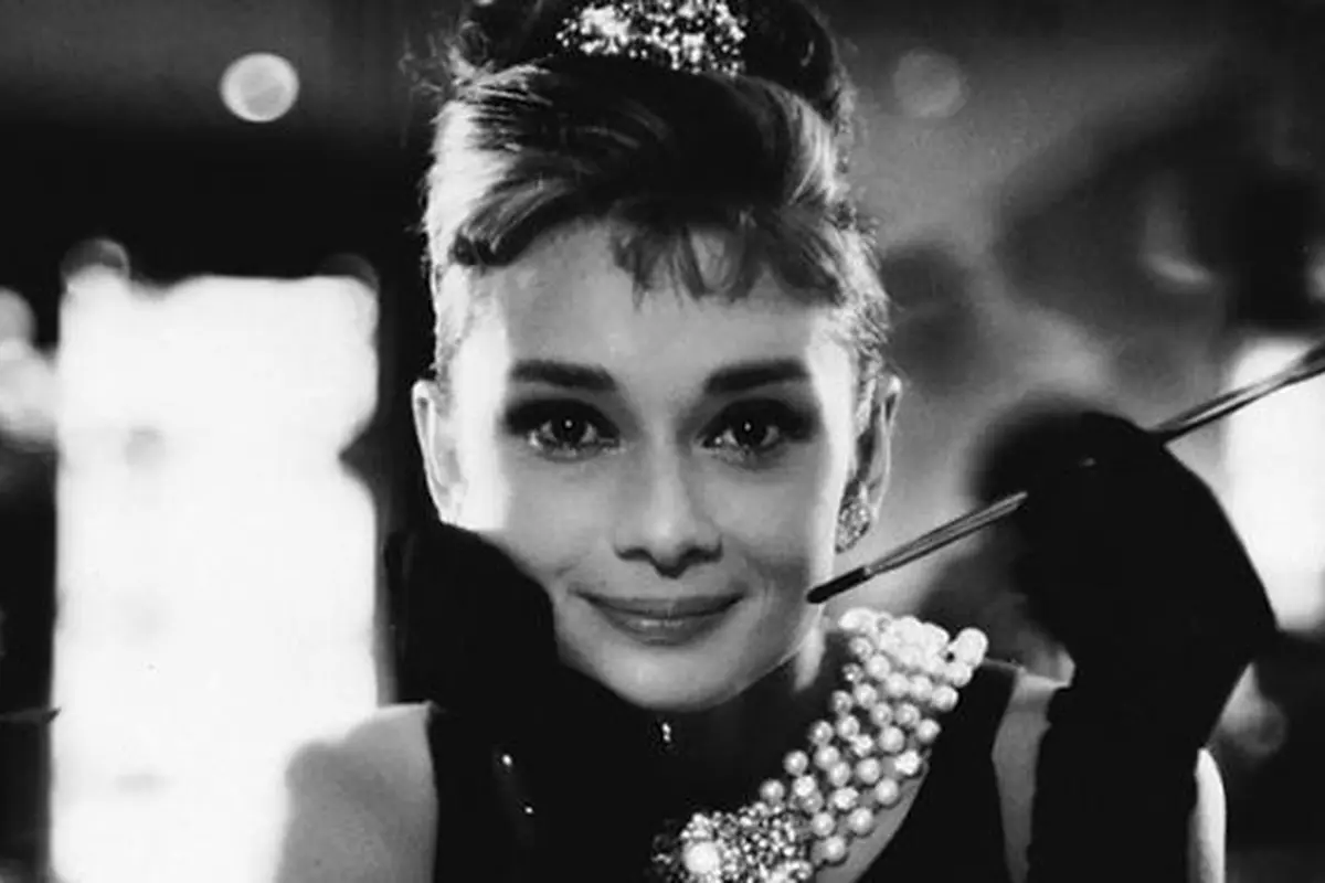 Sensasi Sarapan Layaknya Audrey Hepburn di Kafe Menggemaskan Ini