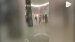 Asap tebal memenuhi mal fX Sudirman, Jakarta. Asap berasal dari wajan yang terbakar di lantai 2.