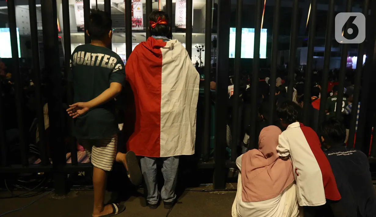 Kekalahan ini membuat timnas Indonesia U-23 harus mengubur impian berlaga di Olimpiade 2024 Paris. (Liputan6.com/Herman Zakharia)